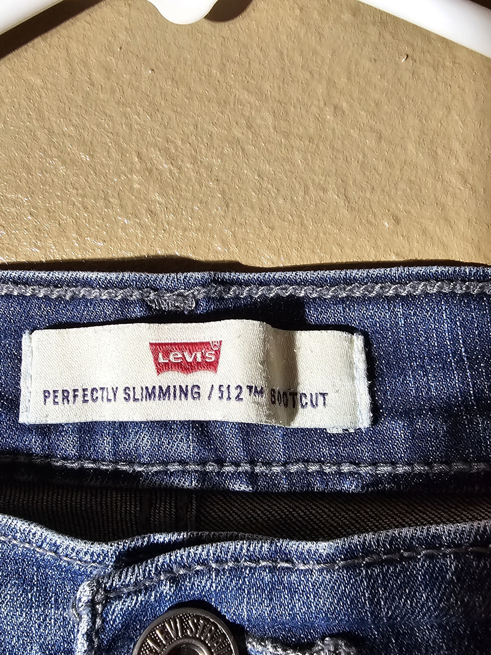Levi’s 512 Perfectly Slimming Bootcut Jeans Women's 12M Blue Denim Stretch 31X31 - Picture 2 of 4